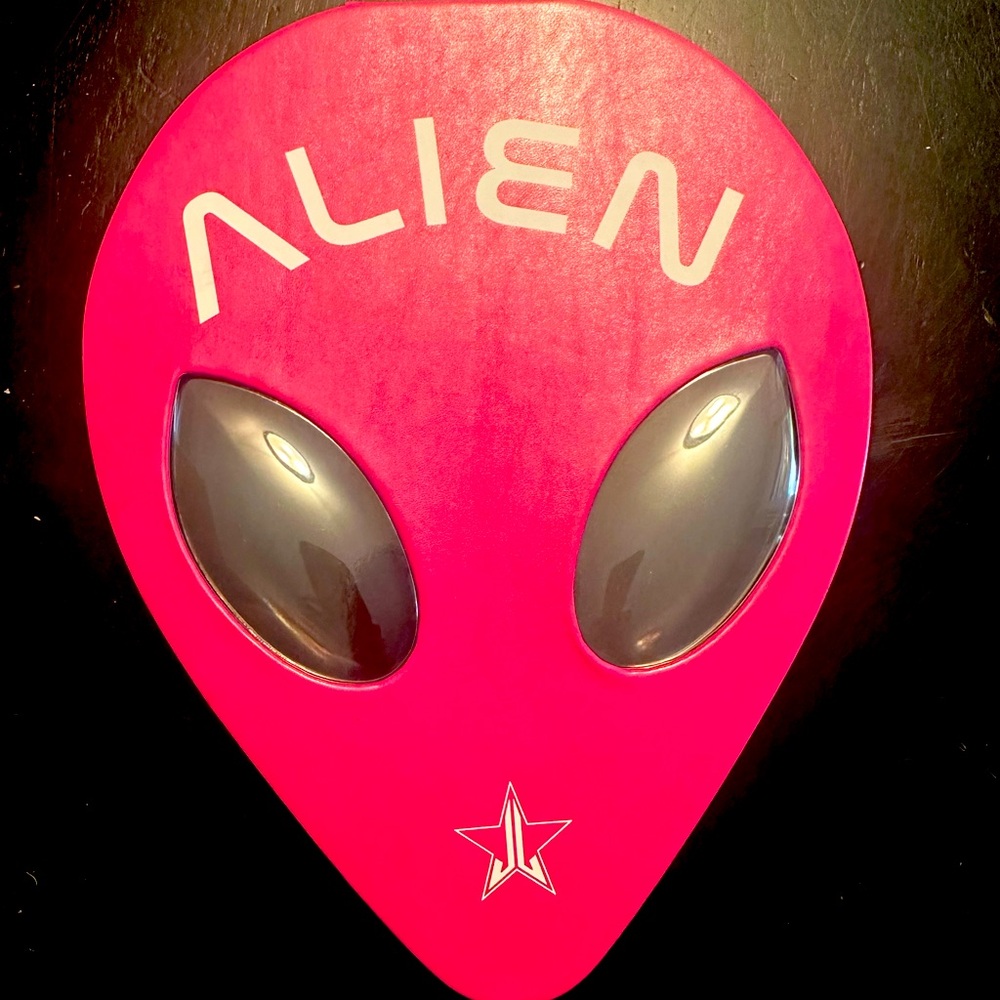 Jeffrey Starr Alien Eye Shadow Palette
